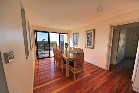 Georges Bay Luxury - e-Seniors 3