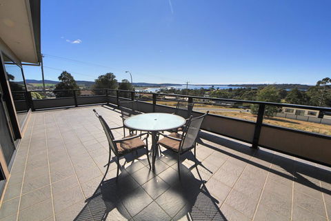 Georges Bay Luxury - e-Seniors 1