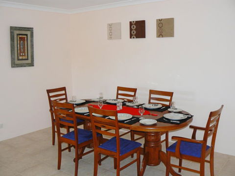 Geraldton Luxury Vacation Home - e-Seniors 3