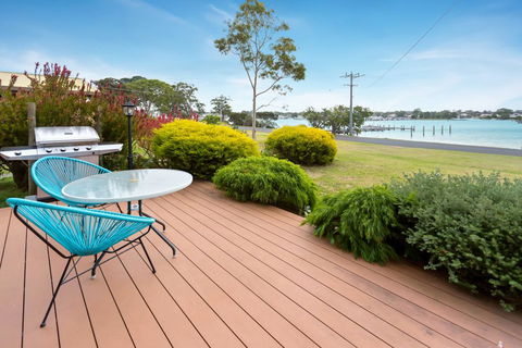 Getaway - Waterfront Island Living - e-Seniors 0