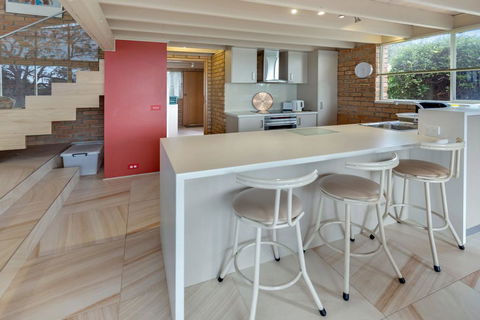 Getaway - Waterfront Island Living - e-Seniors 2