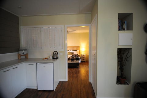 Gisborne Peak Winery Cottages - e-Seniors 1