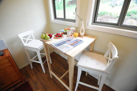 Gisborne Peak Winery Cottages - e-Seniors 2