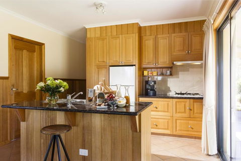 Glenoe Cottages - e-Seniors 1