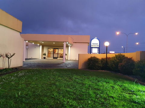Golden Chain Tower Motor Inn - e-Seniors 3