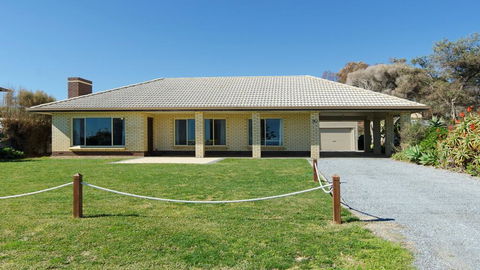 Golden Days - 30 Gold Coast Drive - e-Seniors 1