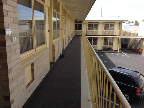 Grand Central Motel - e-Seniors 2