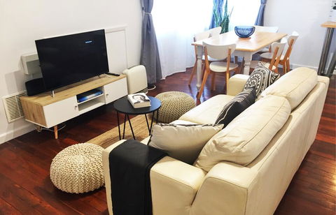 Great Comfort & Style In Central Location - e-Seniors 3