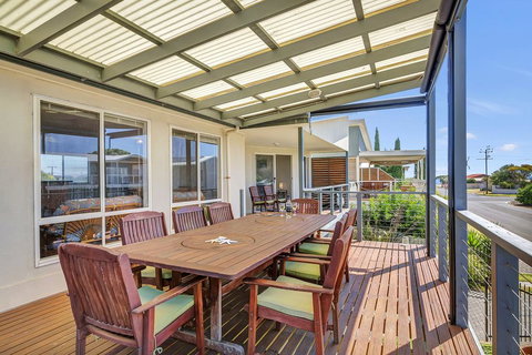 Green Reef Beach House - e-Seniors 0