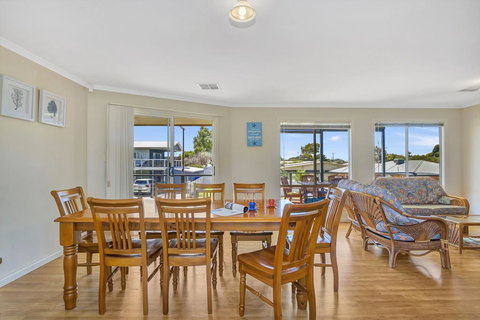 Green Reef Beach House - e-Seniors 3