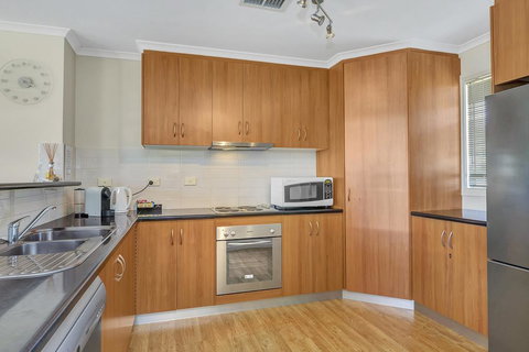 Green Reef Beach House - e-Seniors 2