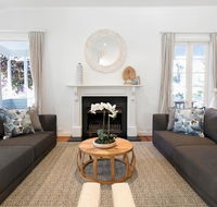 Hamptons Style Family Home 5 Minutes From Beach - e-Seniors
