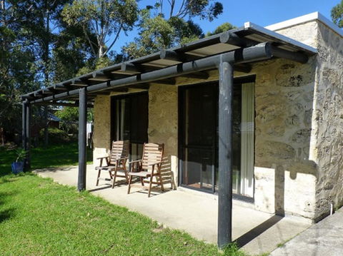Happy Dogs Cottage Margaret River - e-Seniors 0