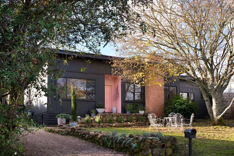 Harts Lane Beaux Haus - e-Seniors 0