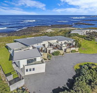 HEARN'S BEACHSIDE VILLA 9 - e-Seniors