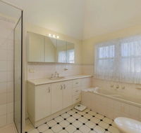 Heart of Geelong Entire Townhouse Sleeps 8 - e-Seniors