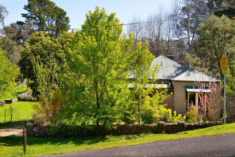 Hepburn Springs Hideaway - e-Seniors 0
