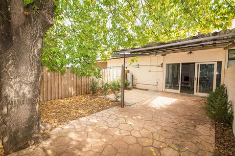 Heritage Bowen Terrace 3 Bed, 2 Bath - Walk To CBD - e-Seniors 2