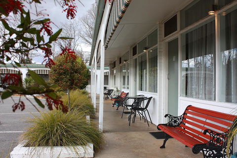 Hi Way Motor Inn - e-Seniors 1