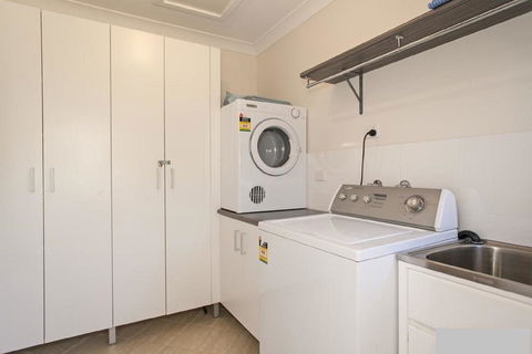 Hibiscus House - Sawtell, NSW - e-Seniors 3