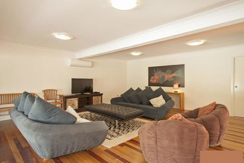 Hibiscus House - Sawtell, NSW - e-Seniors 2