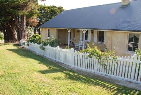 Hillside Cottage Berrima - e-Seniors 0