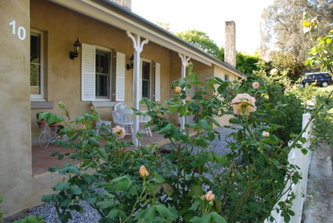 Hillside Cottage Berrima - e-Seniors 1
