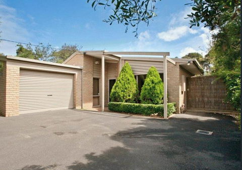 Hilltop Beach House: Newly Updated - e-Seniors 3