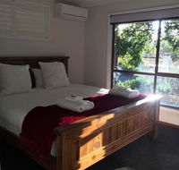 Holly House BnB - e-Seniors