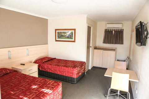 Hotel Canobolas Motel And Units - e-Seniors 2