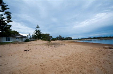 Jetty Road On The Beach - e-Seniors 0