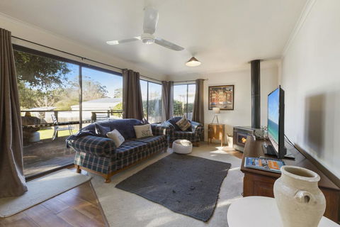 Katisha Cottage - Pet Friendly And Close To Town - e-Seniors 0