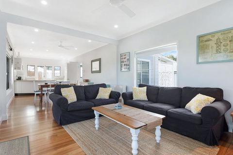 Kesla Beach House - e-Seniors 3