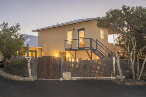 Kilifi Beach House - e-Seniors 1