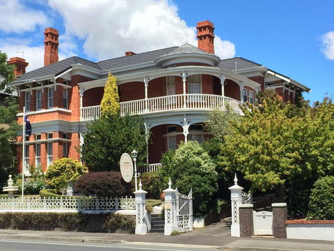 Kilmarnock House Edwardian Accommodation - e-Seniors 0