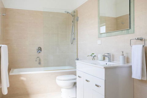 Kinross Cottage - Neat And Stylish, Sleeps 9 - e-Seniors 2