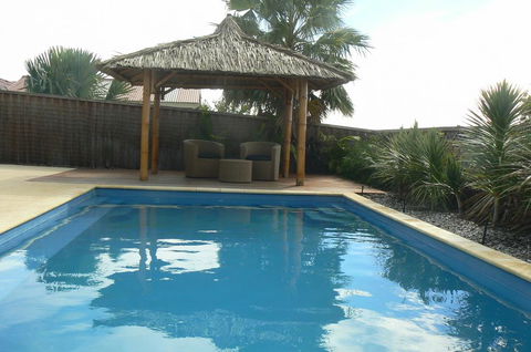 La Mer - Home With A Pool - e-Seniors 2