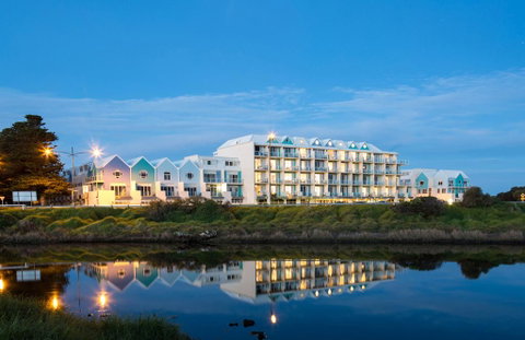 Lady Bay Resort - e-Seniors 0
