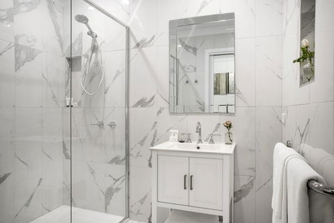 Lake Daylesford Apartment 2 - e-Seniors 2