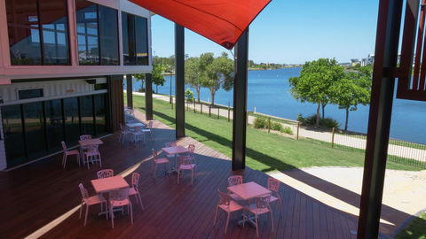 Lake Kawana Accommodation - e-Seniors 1