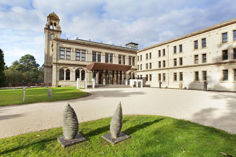 Lancemore Mansion Hotel Werribee Park - e-Seniors 0