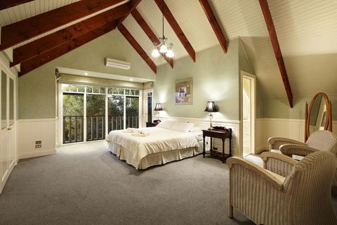 Lawson Lodge Country Estate - e-Seniors 3