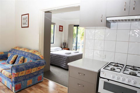 Lazy Acres Caravan Park - e-Seniors 2