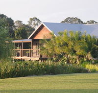 Lilies Luxury Retreats - e-Seniors
