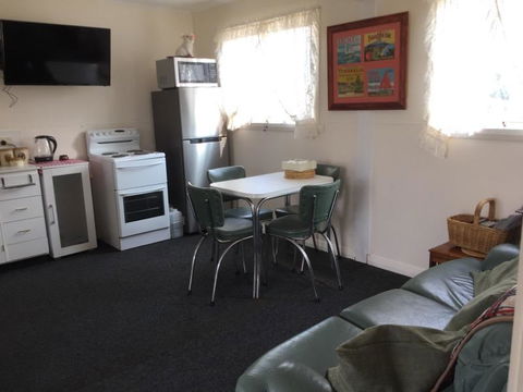 Lillydale Farm Accommodation Greenacres - e-Seniors 2