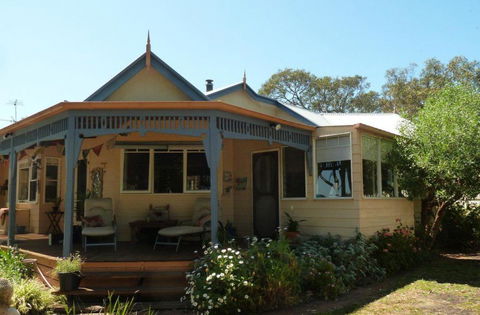Lilys By The Lake - Raymond Island Accommodation - e-Seniors 1