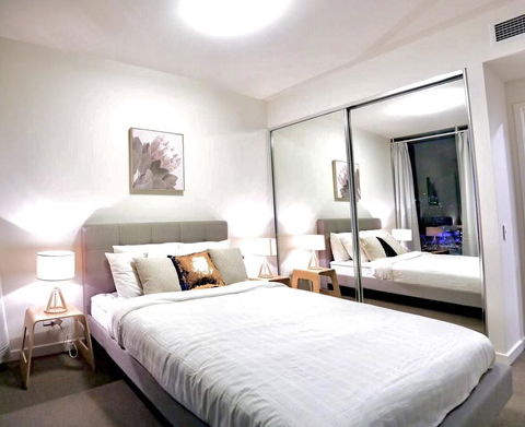 Lucid Apartment South Brisbane - e-Seniors 1