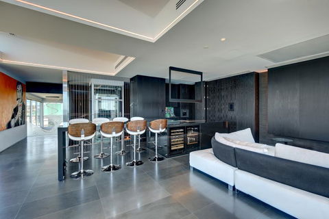Luxe Haus - e-Seniors 0