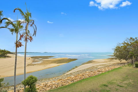 Luxury Beach Unit - e-Seniors 2
