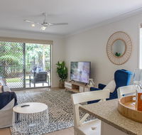 Luxury Home Noosaville WIFI Netflix Location Shops - e-Seniors